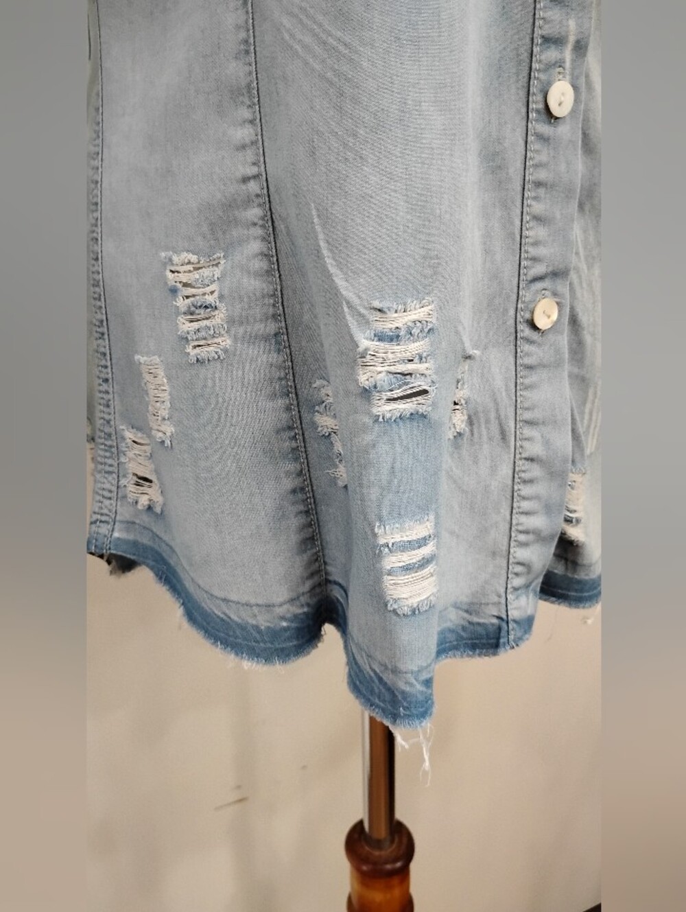 DISTRESSED DRESS FORUM BLOUSE - Picture 7 of 11